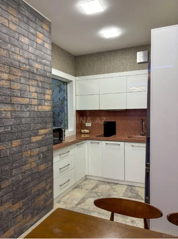 Kirayə verilir 2 otaqlı mənzil 65 m²