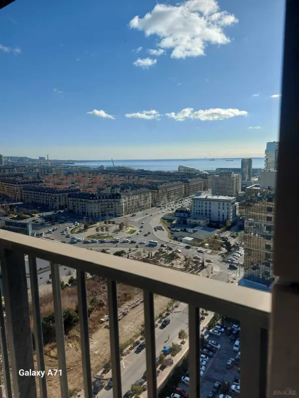 Satılır 3 otaqlı mənzil 92 m²