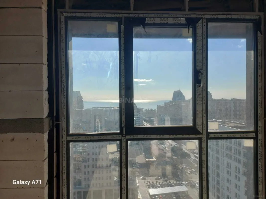 Satılır 3 otaqlı mənzil 92 m²