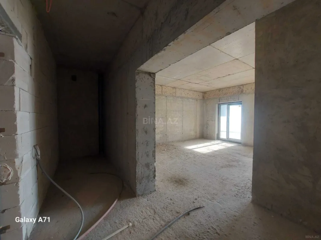 Satılır 3 otaqlı mənzil 92 m²