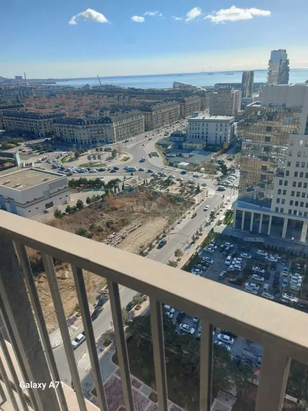 Satılır 3 otaqlı mənzil 92 m²