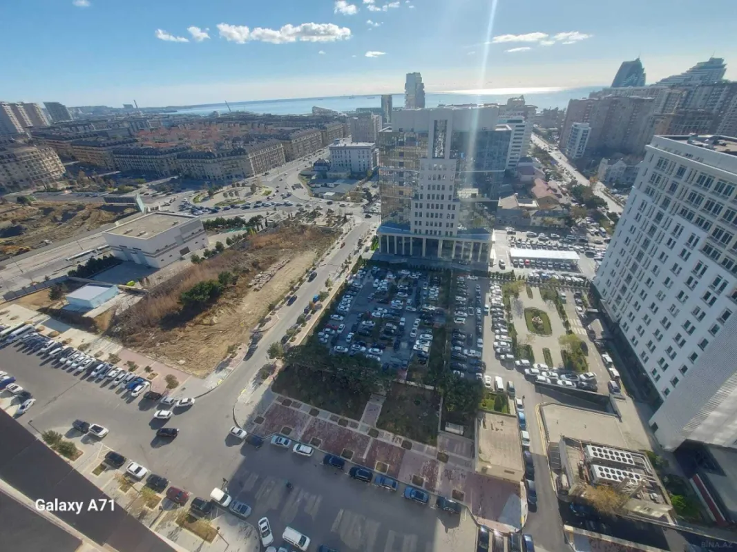 Satılır 3 otaqlı mənzil 92 m²