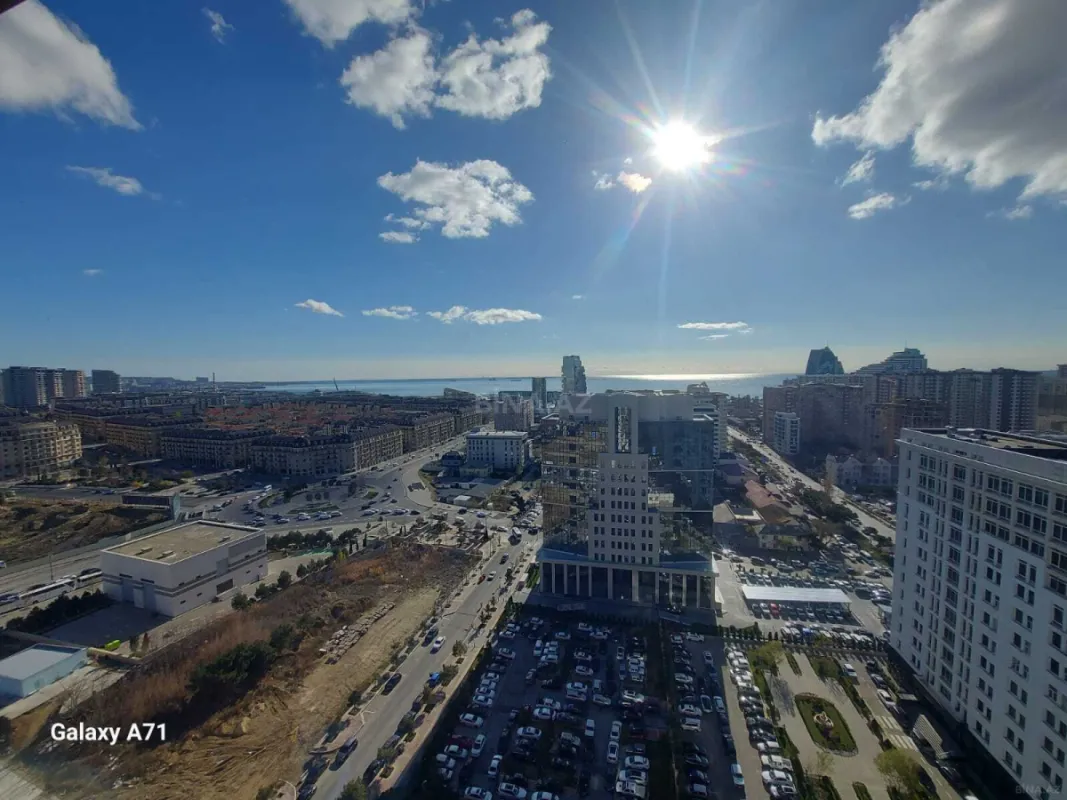 Satılır 3 otaqlı mənzil 92 m²