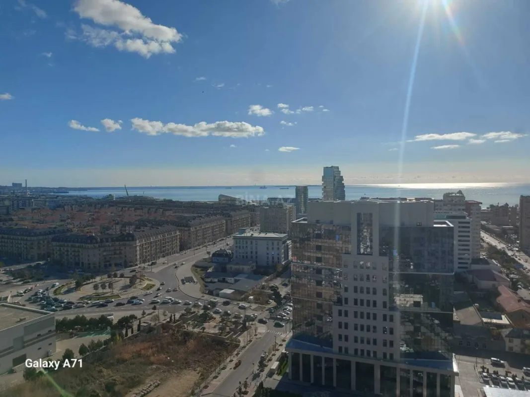 Satılır 3 otaqlı mənzil 92 m²