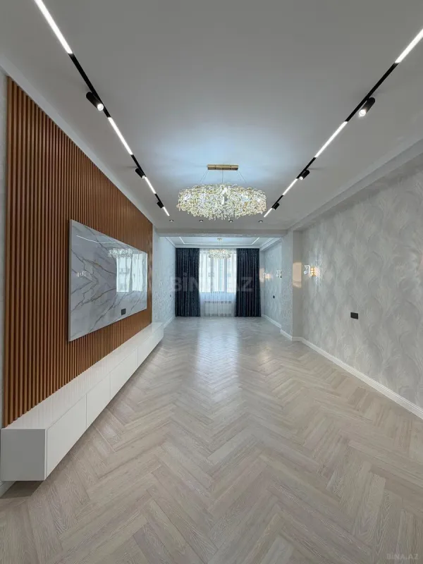 Satılır 4 otaqlı mənzil 160 m²
