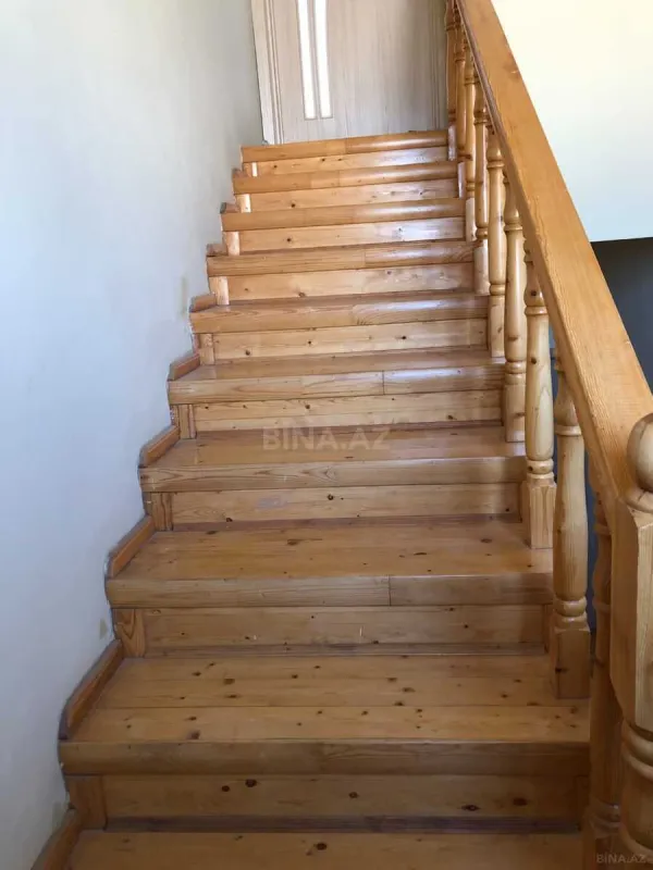 Satılır 7 otaqlı həyət evi 360 m²