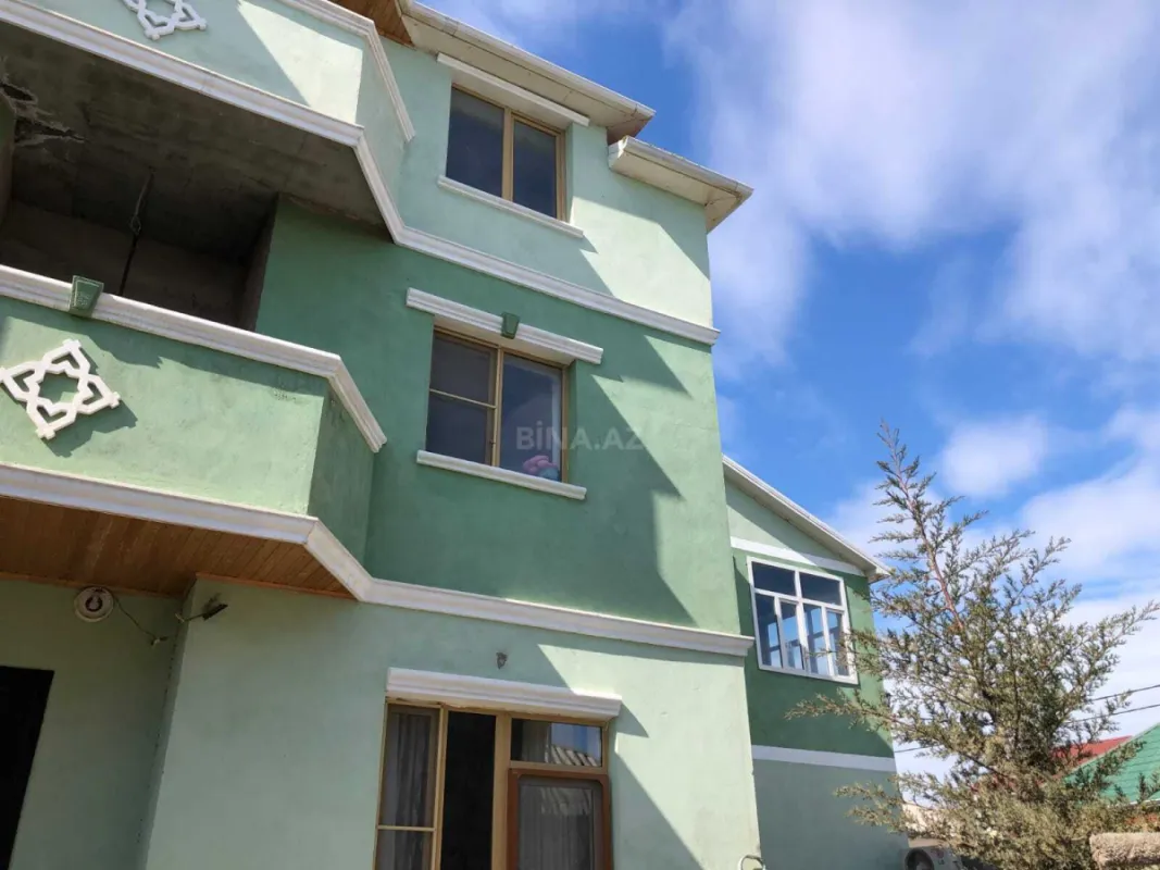 Satılır 7 otaqlı həyət evi 360 m²