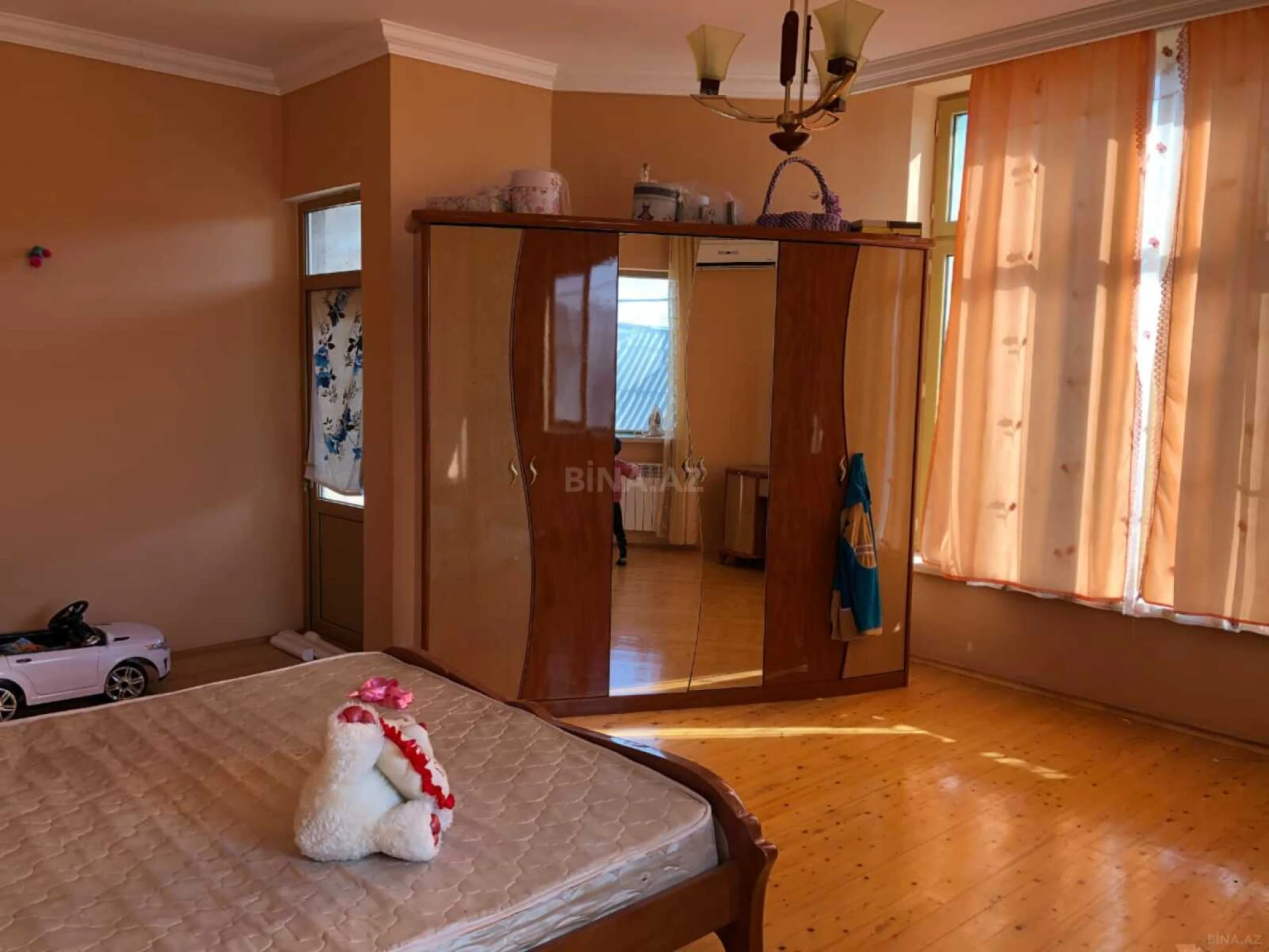 Satılır 7 otaqlı həyət evi 360 m²
