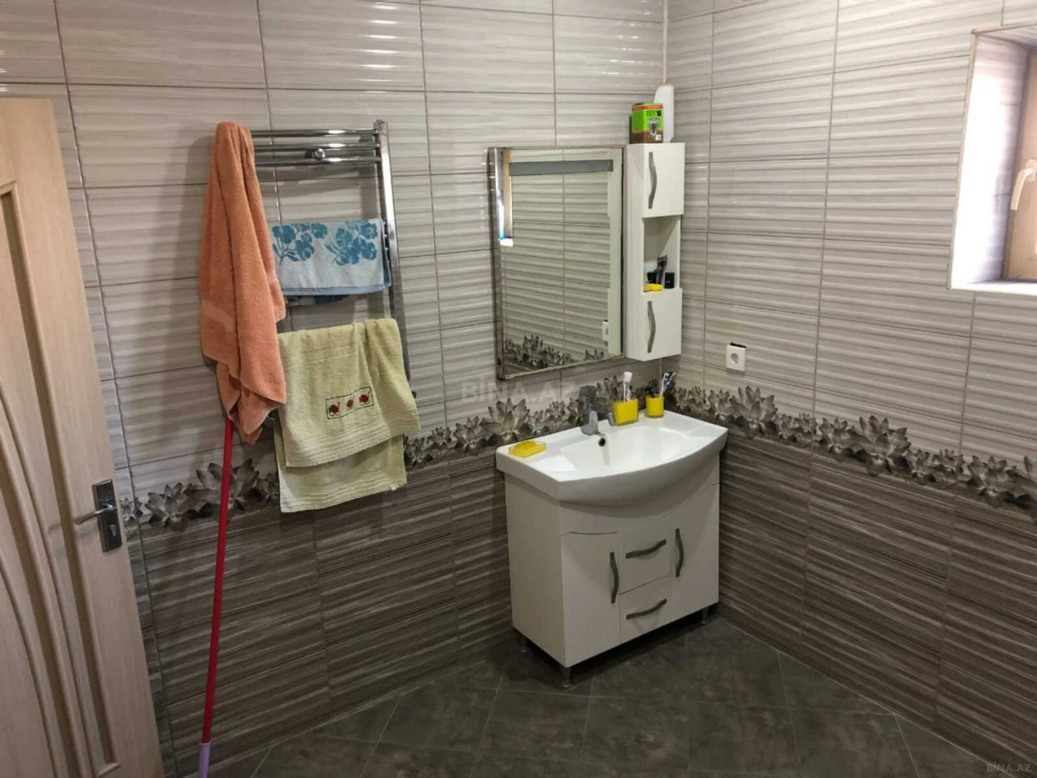 Satılır 7 otaqlı həyət evi 360 m²