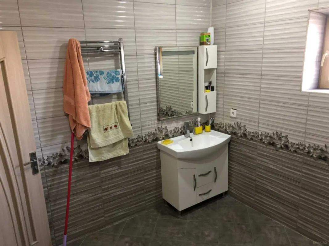 Satılır 7 otaqlı həyət evi 360 m²