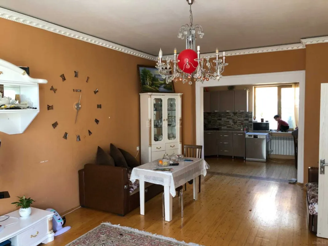 Satılır 7 otaqlı həyət evi 360 m²