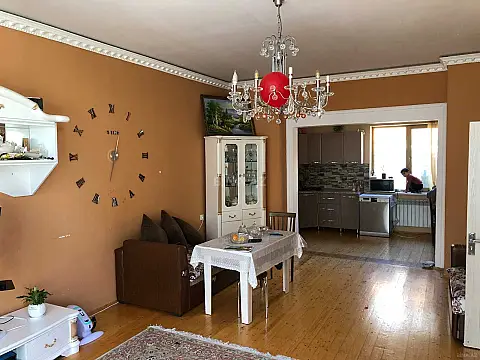 Satılır 7 otaqlı həyət evi 360 m²