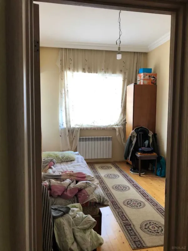 Satılır 7 otaqlı həyət evi 360 m²