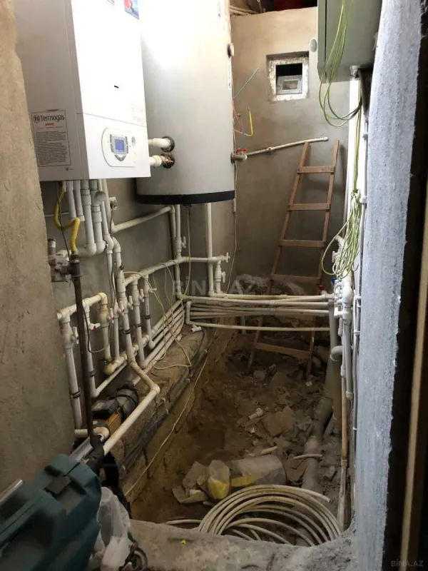 Satılır 7 otaqlı həyət evi 360 m²