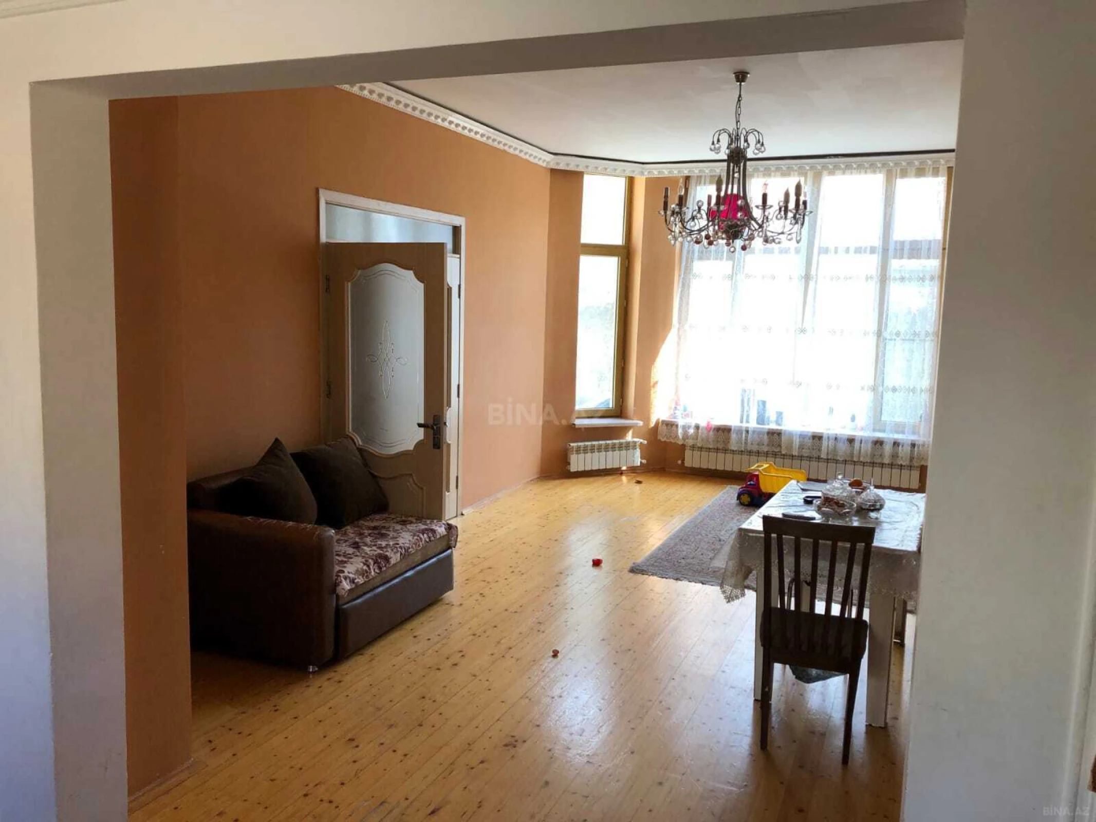 Satılır 7 otaqlı həyət evi 360 m²