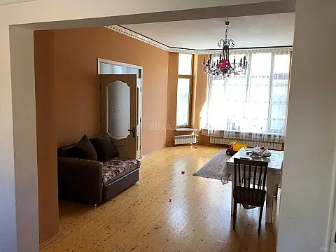 Satılır 7 otaqlı həyət evi 360 m²
