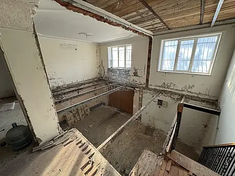 Satılır obyekt 135 m²