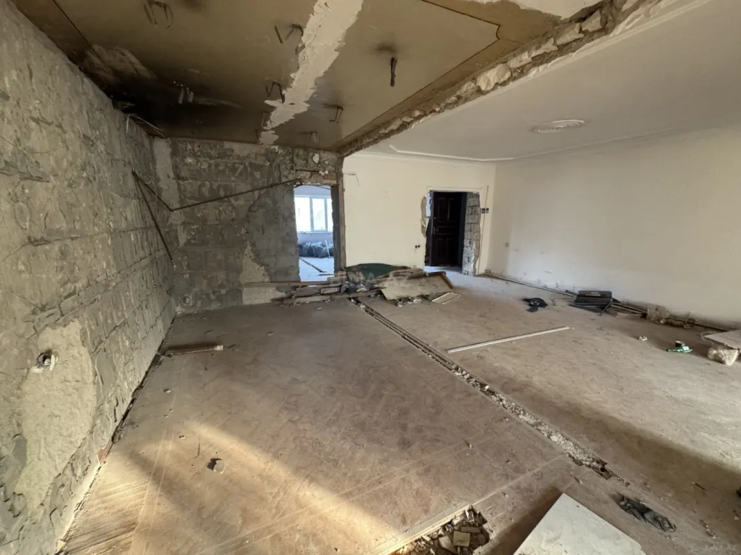 Satılır obyekt 135 m²