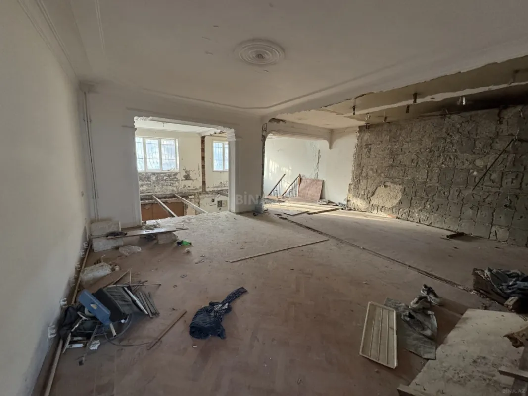 Satılır obyekt 135 m²