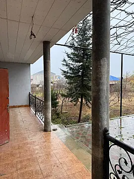 Satılır 6 otaqlı həyət evi 230 m²