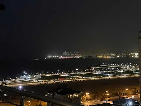 Satılır 4 otaqlı mənzil 135 m²