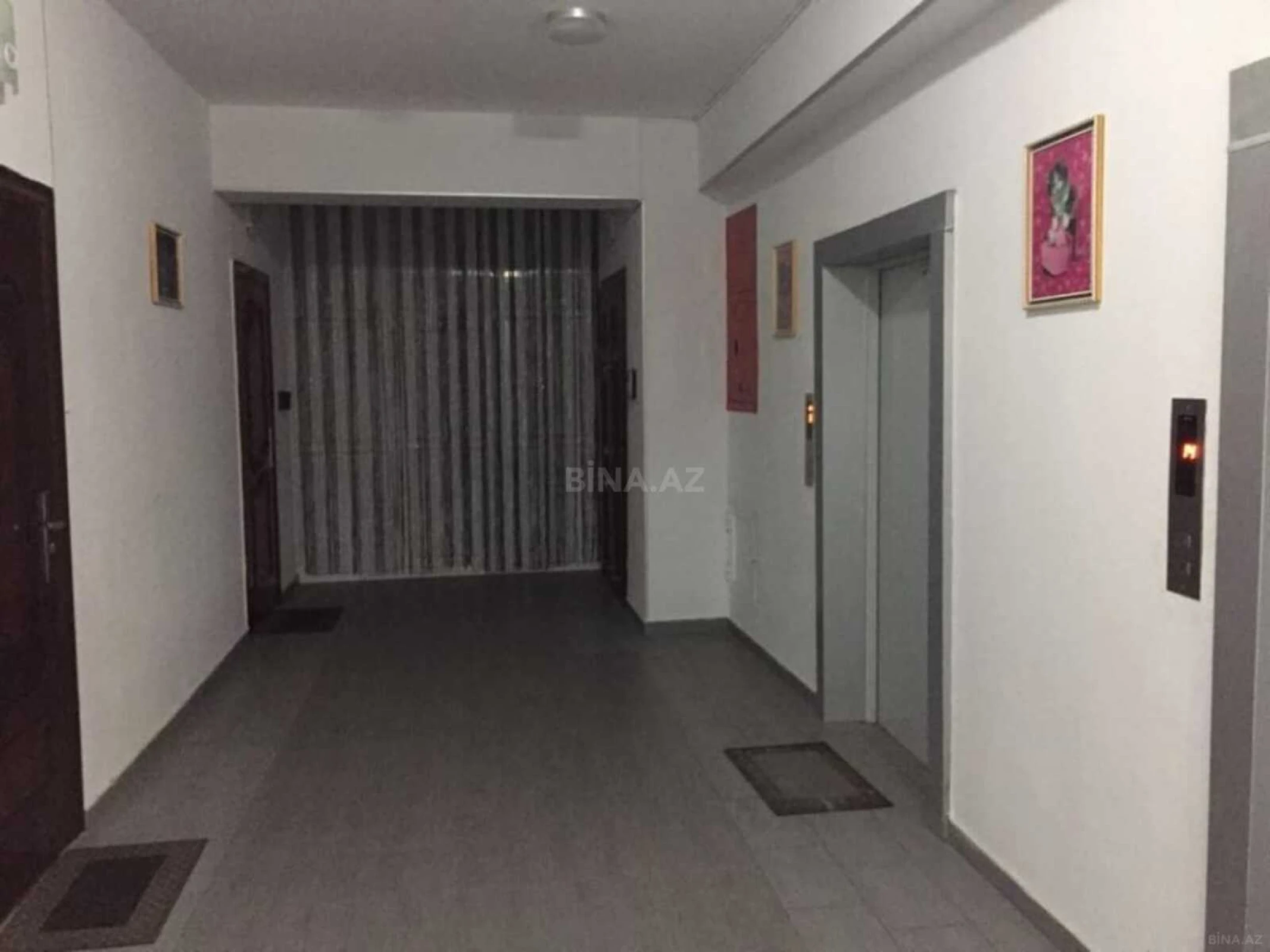 Satılır 4 otaqlı mənzil 135 m²