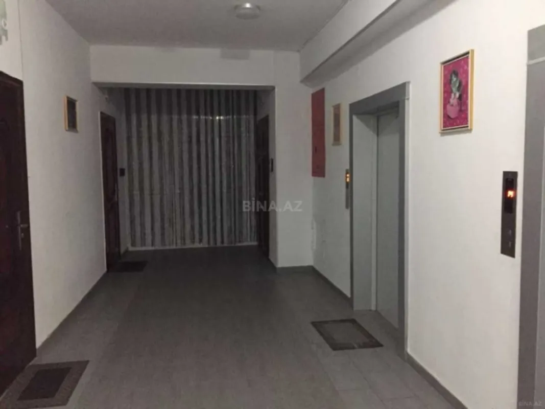 Satılır 4 otaqlı mənzil 135 m²
