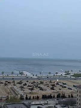 Satılır 4 otaqlı mənzil 135 m²