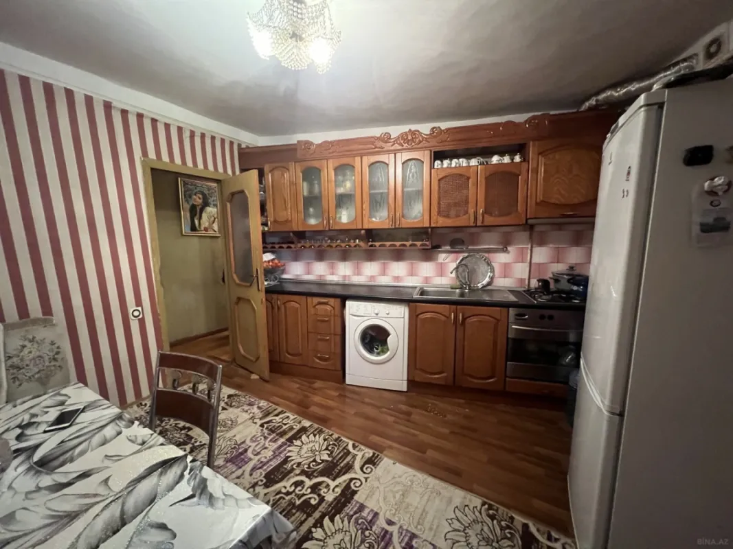 Satılır 4 otaqlı mənzil 110 m²