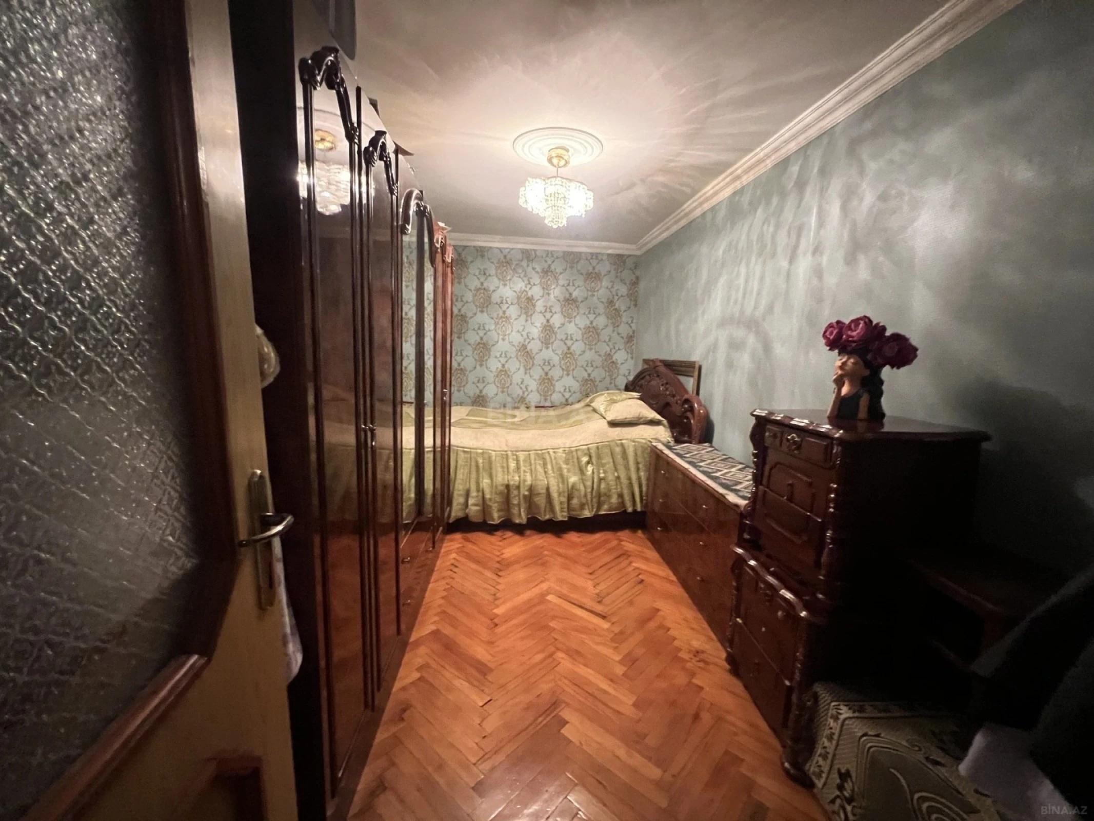 Satılır 4 otaqlı mənzil 110 m²