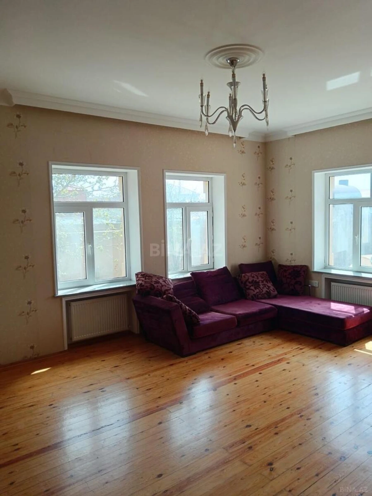 Satılır 8 otaqlı həyət evi 280 m²