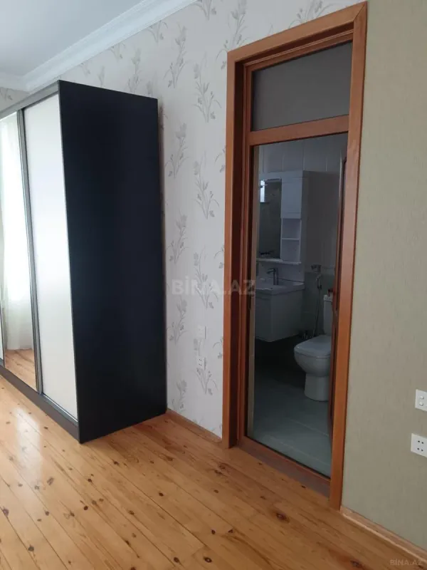 Satılır 8 otaqlı həyət evi 280 m²