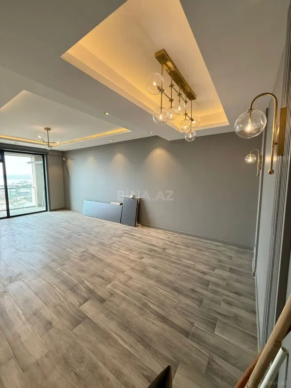 Satılır 2 otaqlı mənzil 88 m²