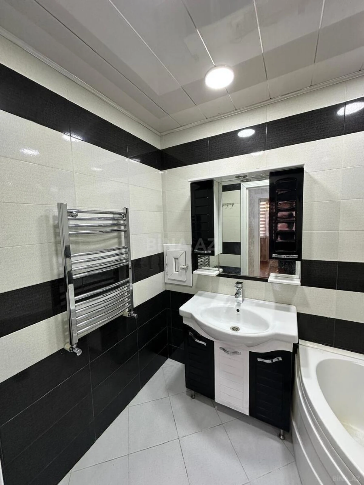 Satılır 3 otaqlı mənzil 84 m²