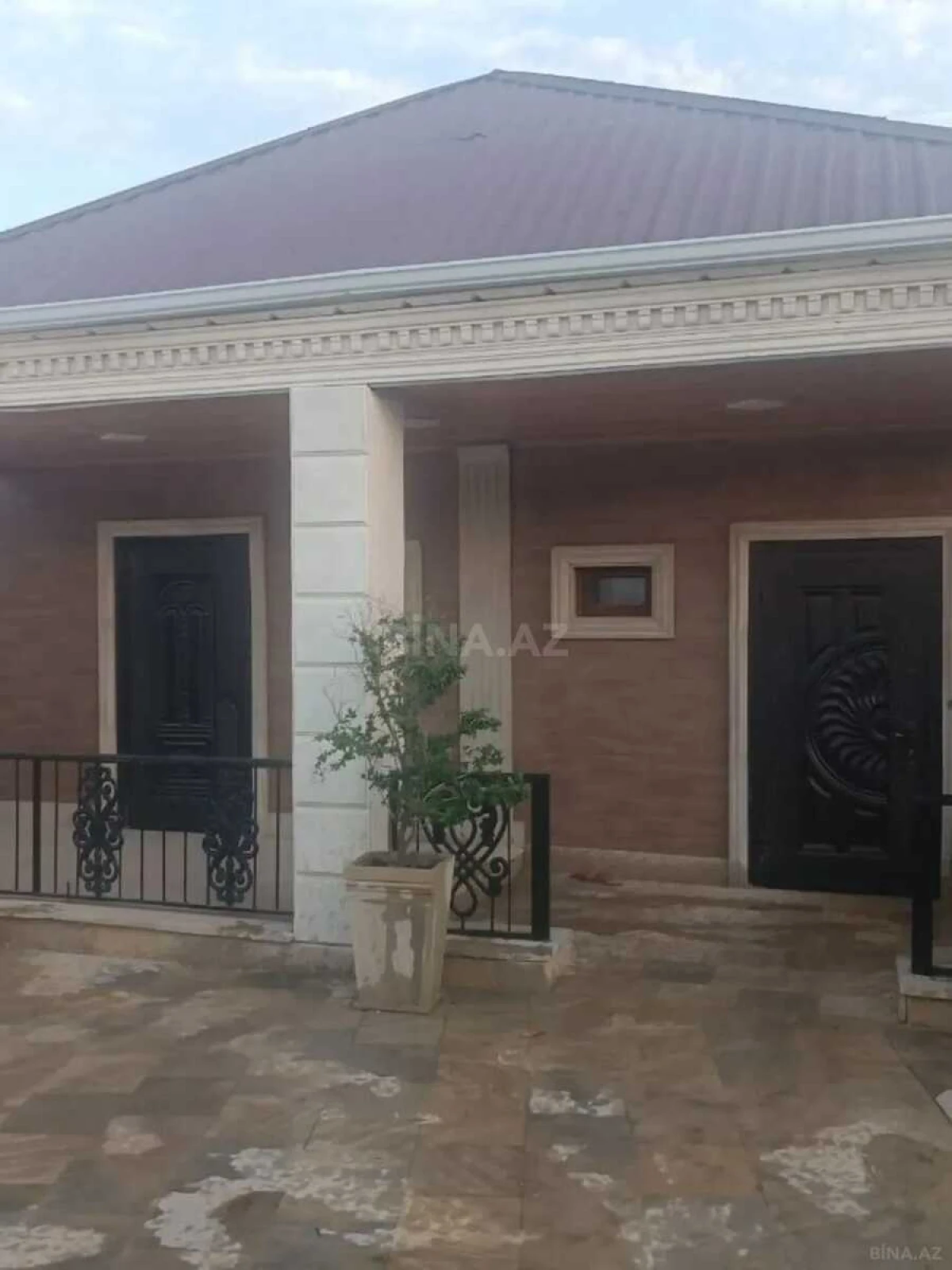 Satılır 6 otaqlı həyət evi 200 m²