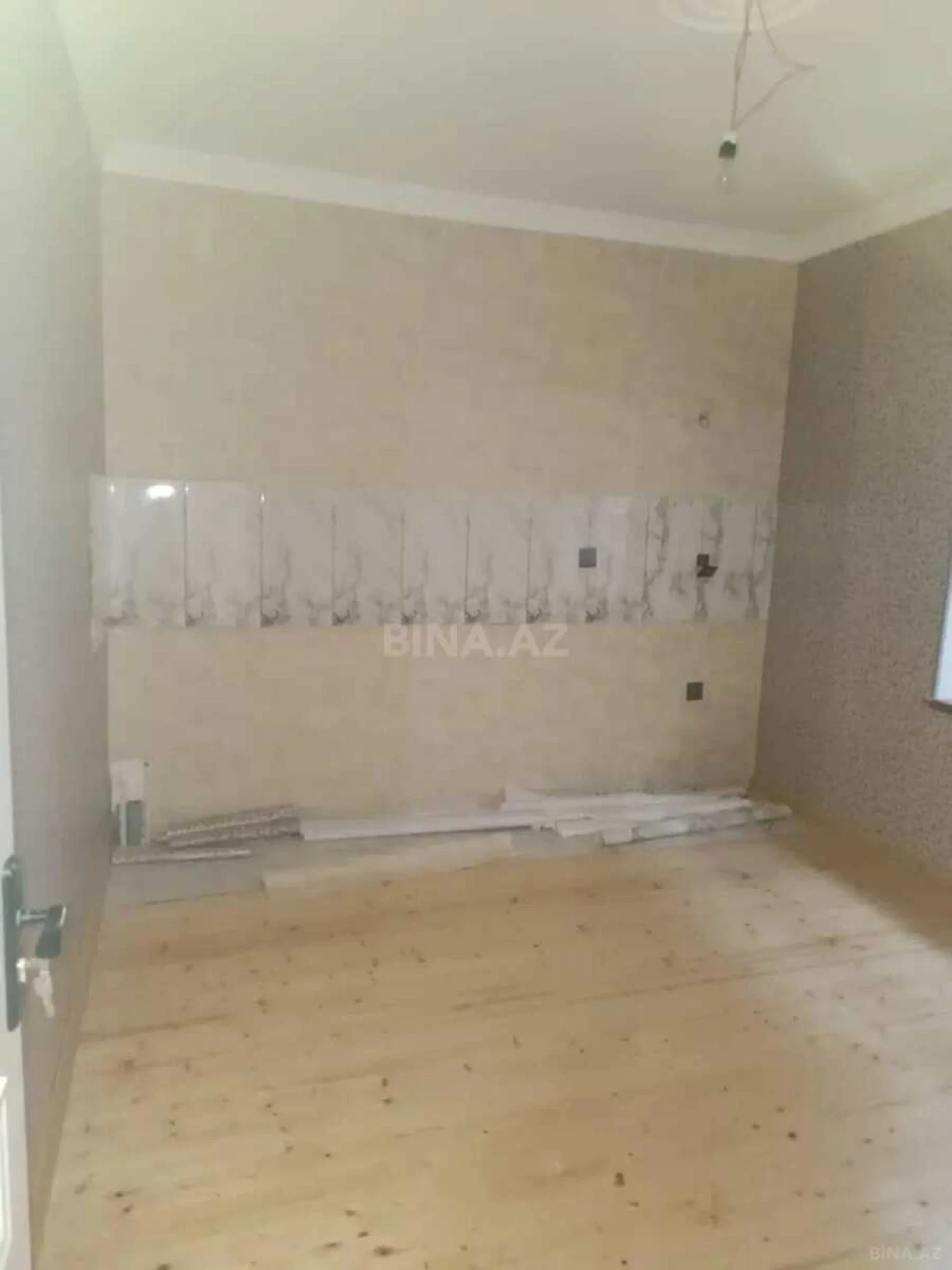 Satılır 6 otaqlı həyət evi 200 m²