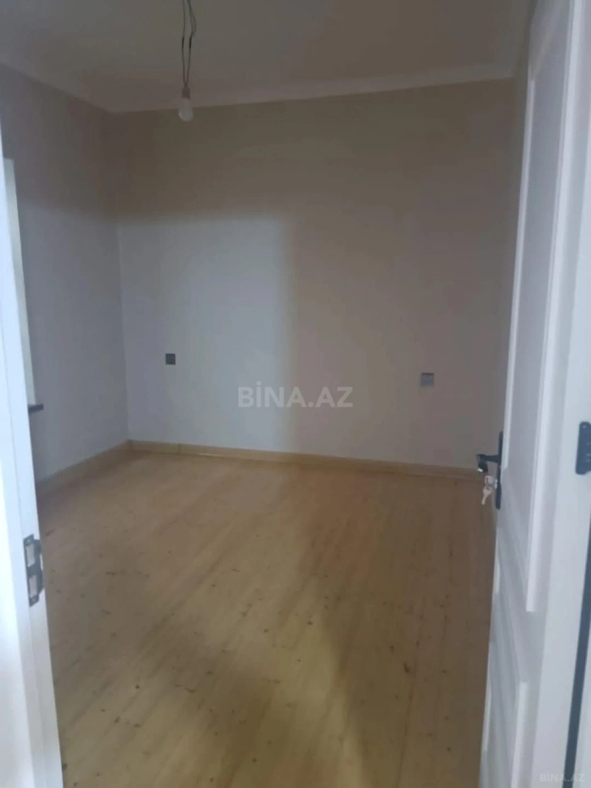 Satılır 6 otaqlı həyət evi 200 m²