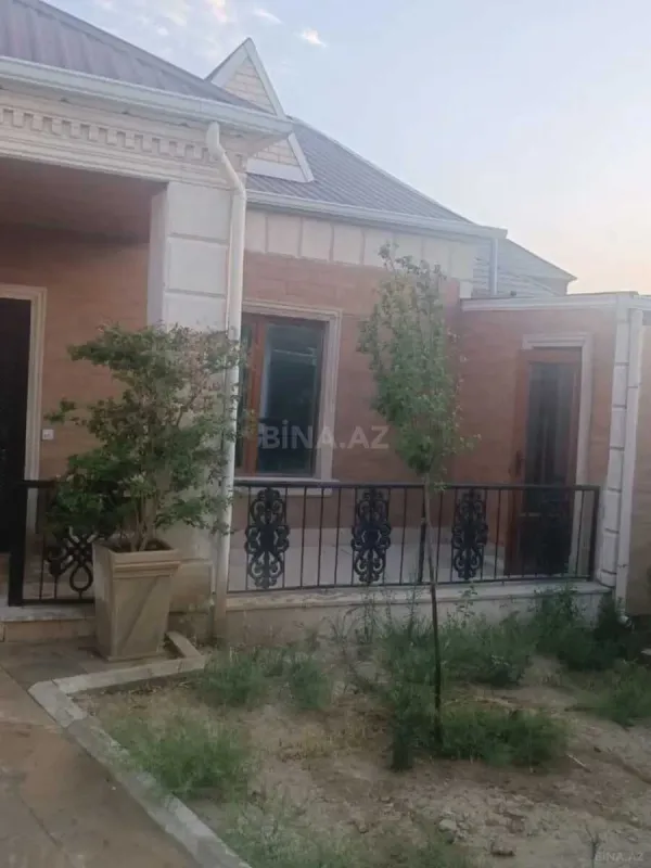 Satılır 6 otaqlı həyət evi 200 m²