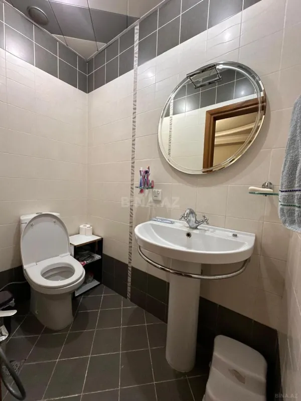 Satılır 3 otaqlı mənzil 135 m²
