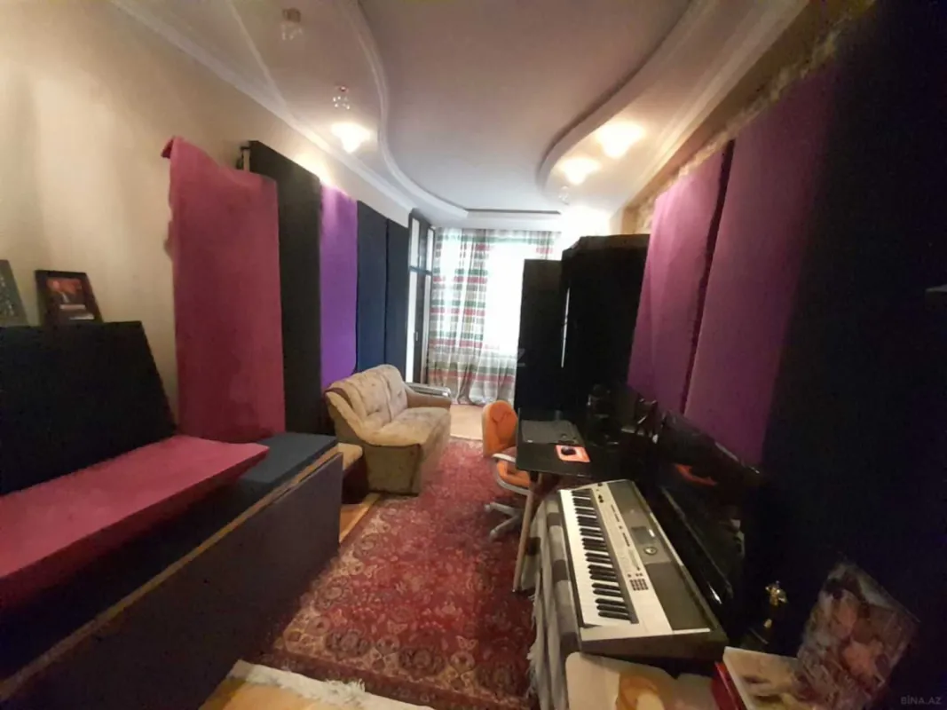 Satılır 3 otaqlı mənzil 135 m²