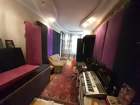 Satılır 3 otaqlı mənzil 135 m²