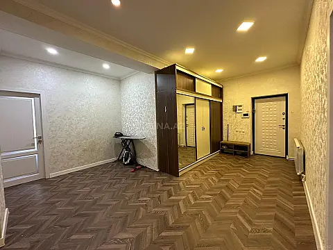 Satılır 4 otaqlı mənzil 310 m²