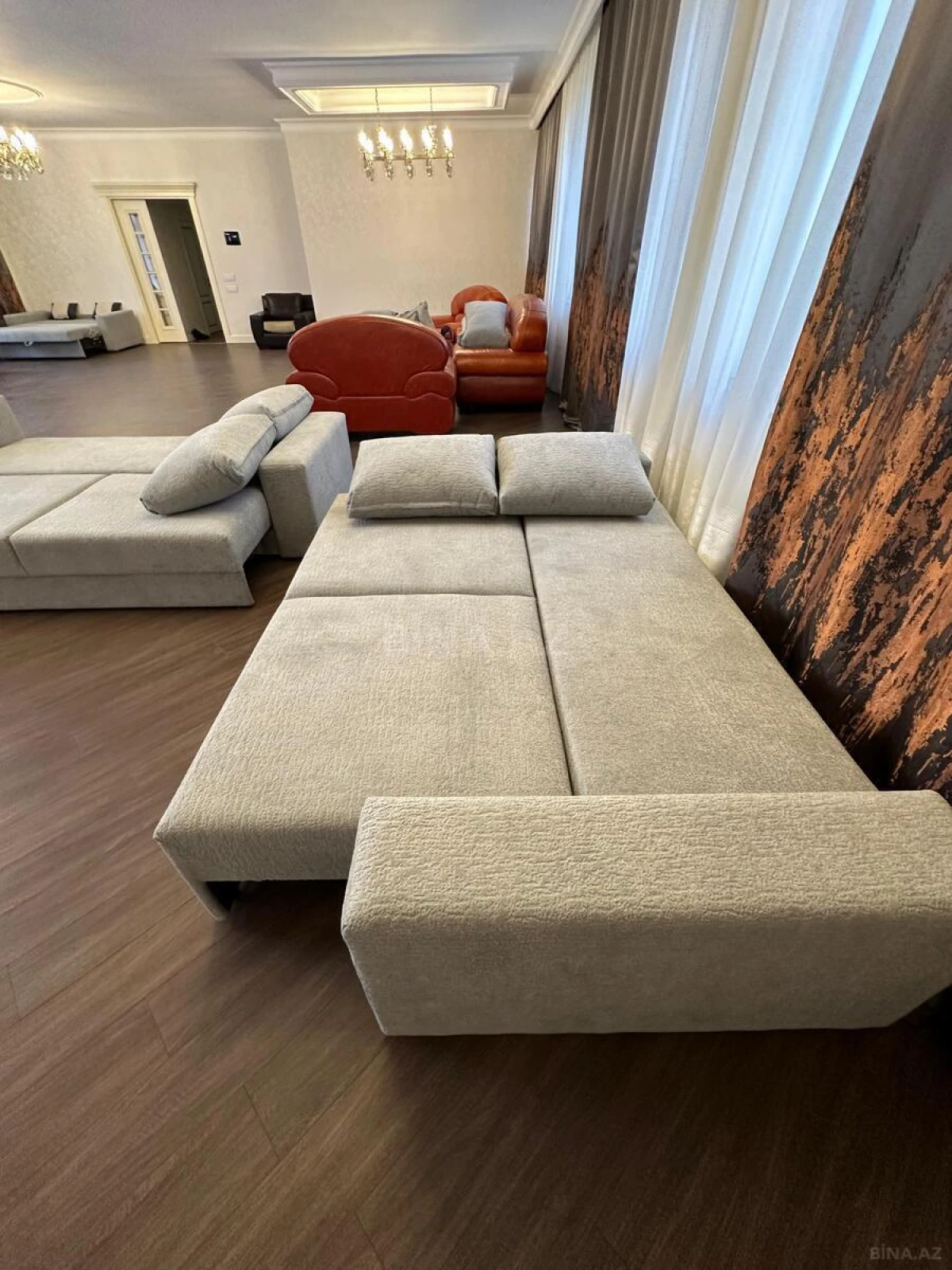 Satılır 4 otaqlı mənzil 310 m²