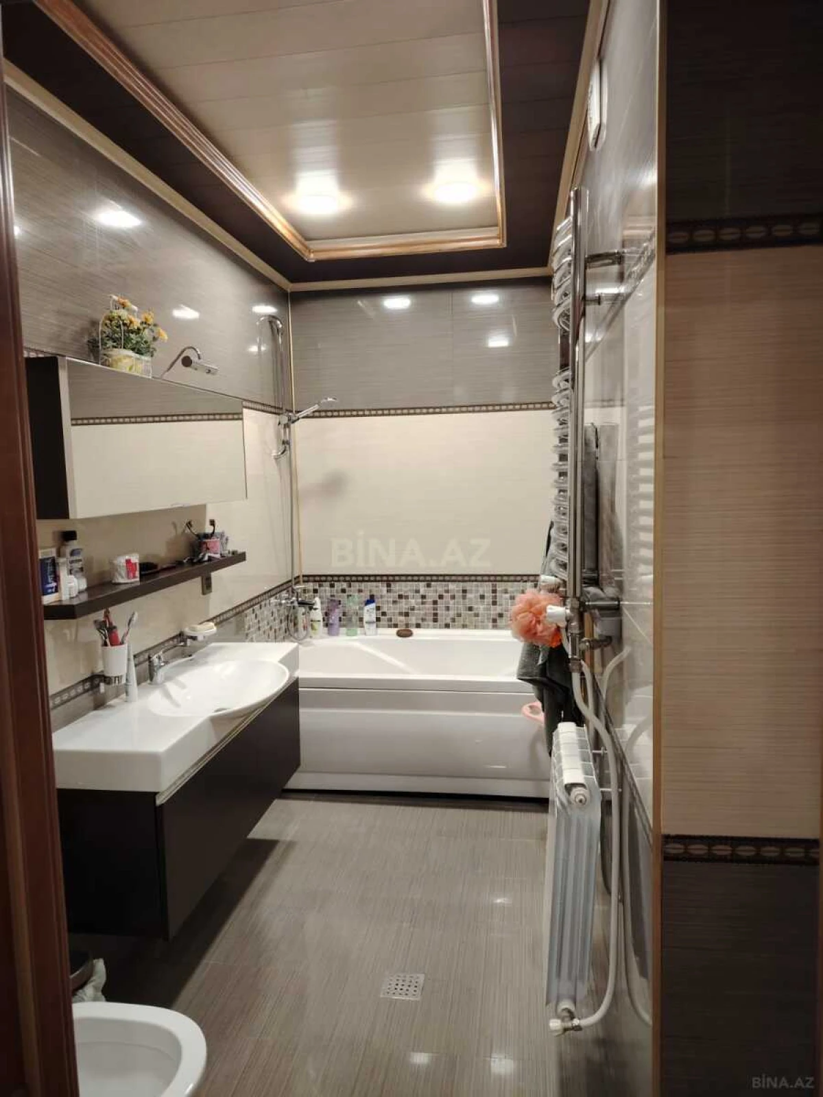 Satılır 4 otaqlı mənzil 223 m²