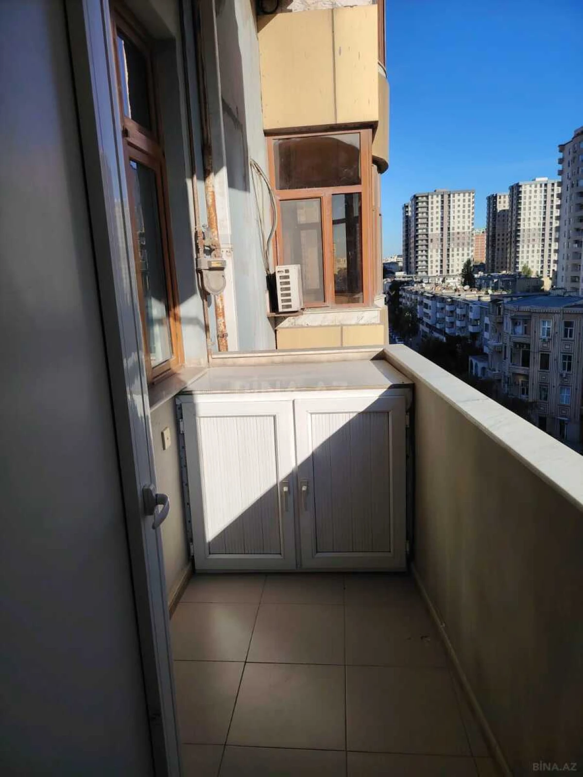 Satılır 4 otaqlı mənzil 223 m²