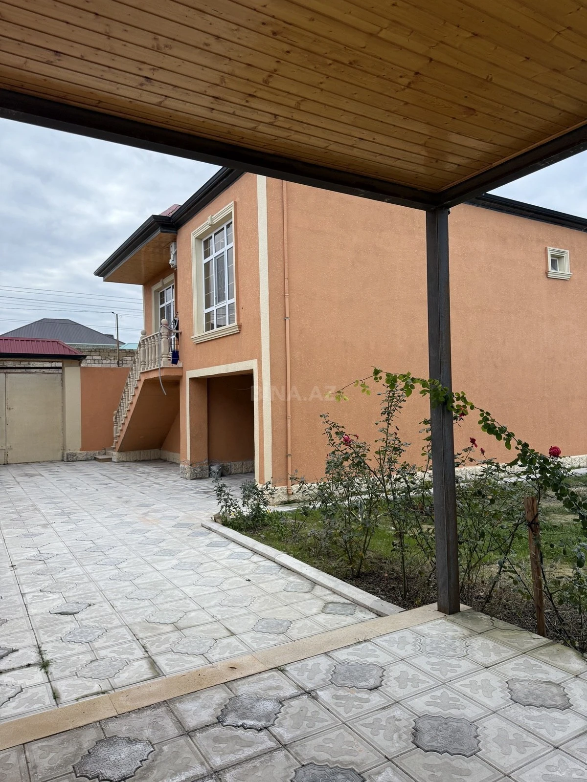 Satılır 4 otaqlı həyət evi 145 m²