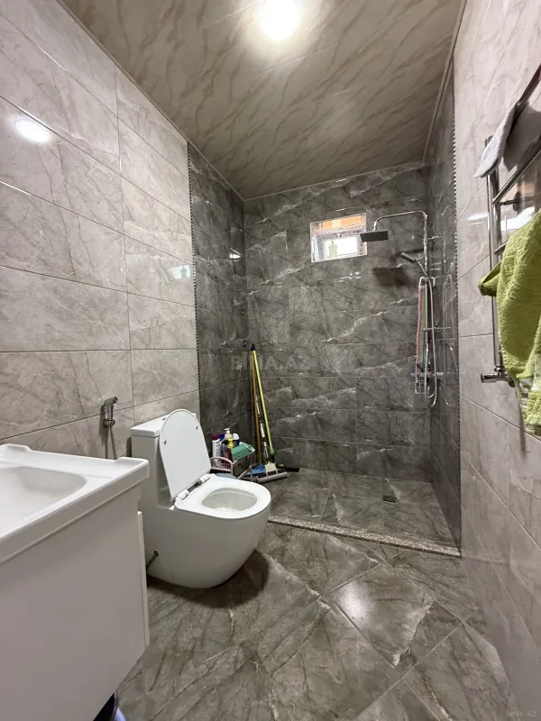 Satılır 4 otaqlı həyət evi 145 m²