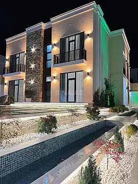 Satılır 5 otaqlı həyət evi 400 m²