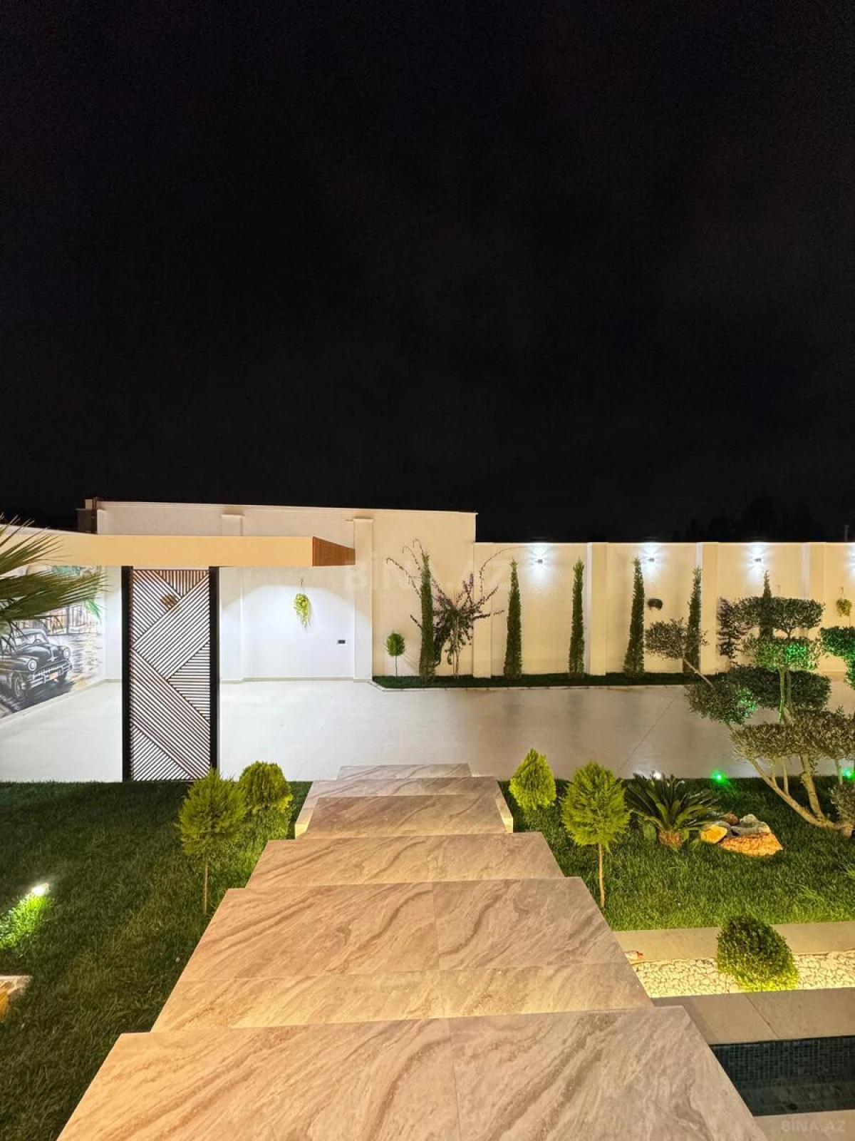 Satılır 5 otaqlı həyət evi 400 m²