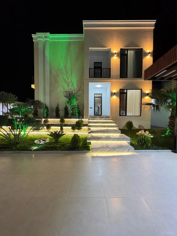 Satılır 5 otaqlı həyət evi 400 m²